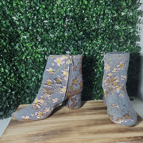 Zigi Soho Floral Embroidered Ankle Boots - Gray and Pink - Picture 6 of 11